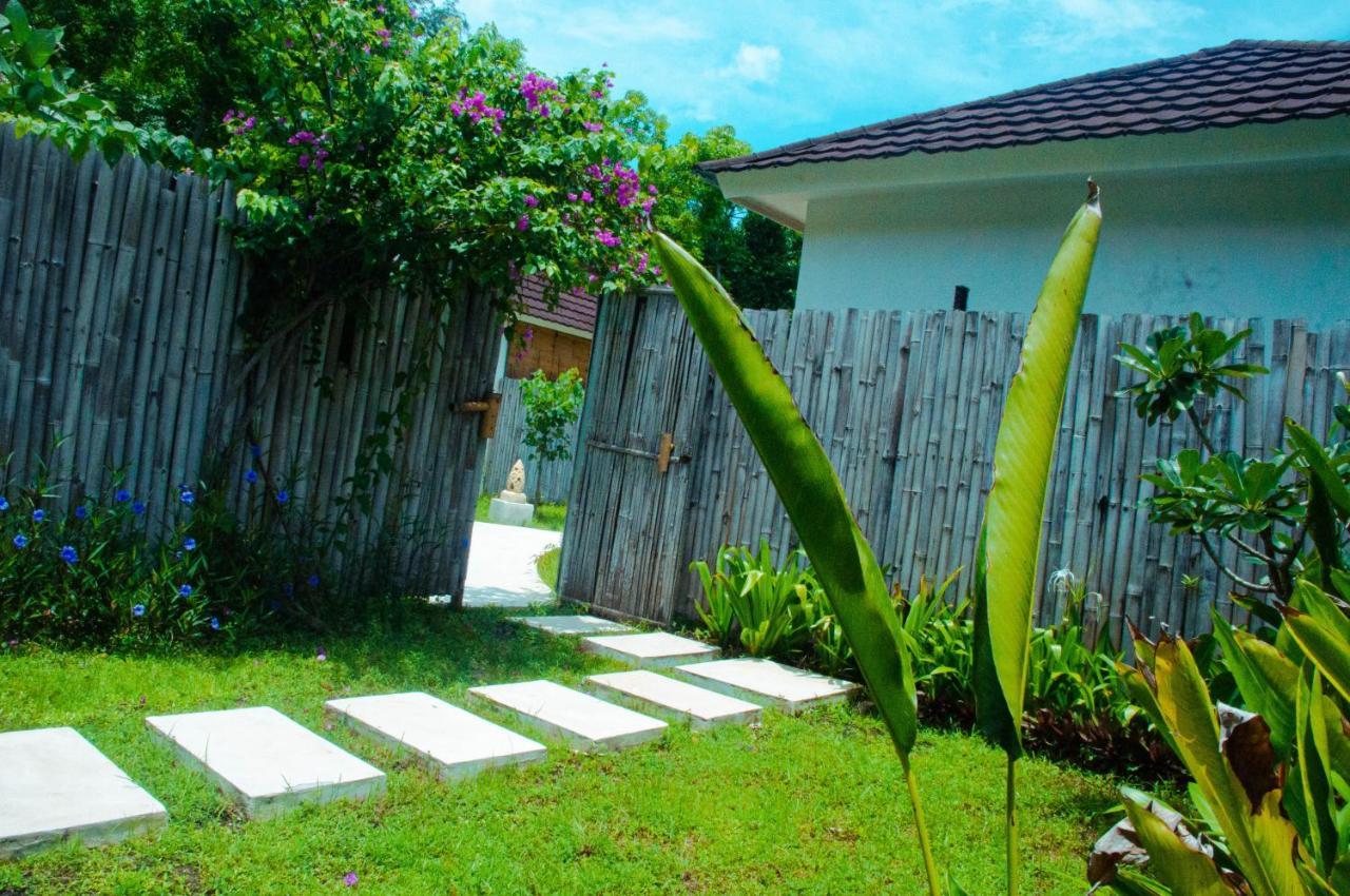 Villa Samalas Resort And Restaurant Gili Meno Exterior photo